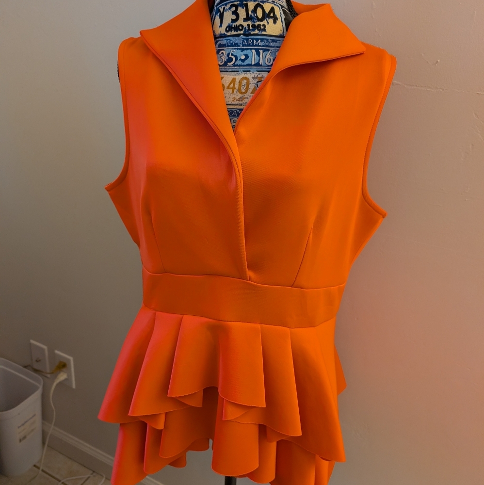 Bnwot Venus peplum top